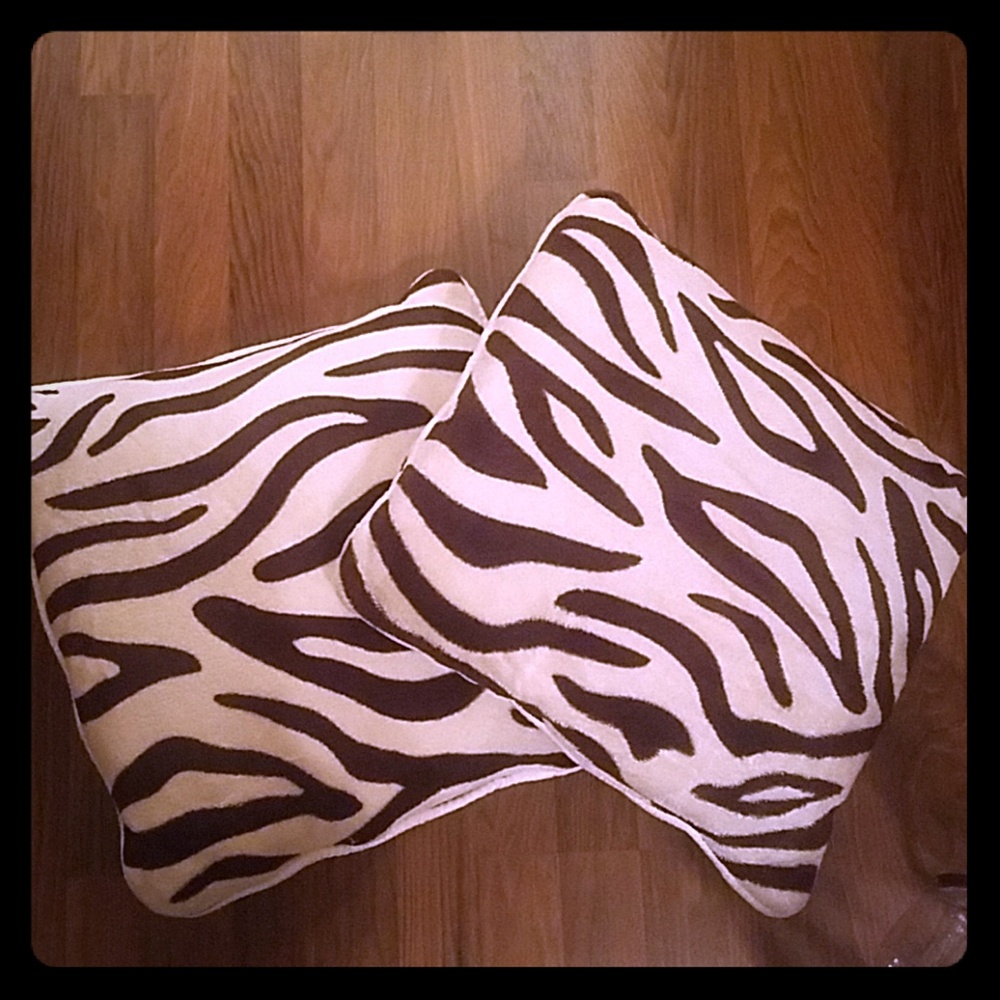 Accent pillows